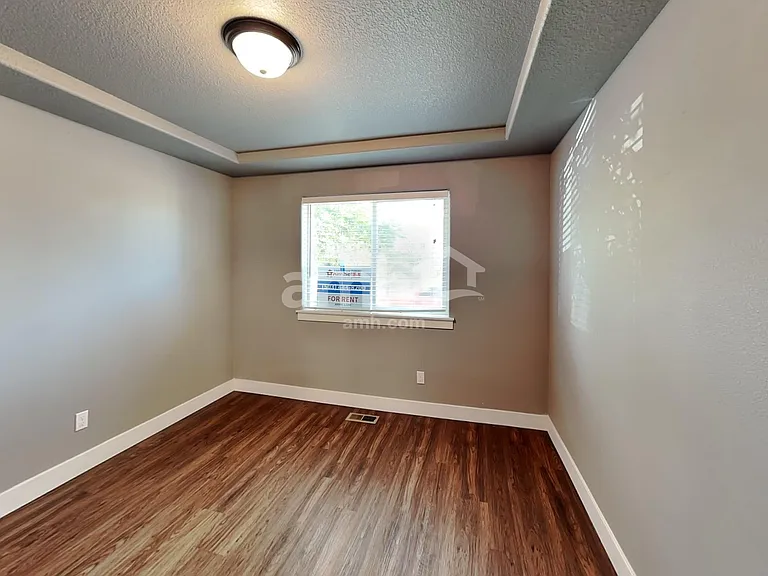 480 Tulip Ave — Photo 18