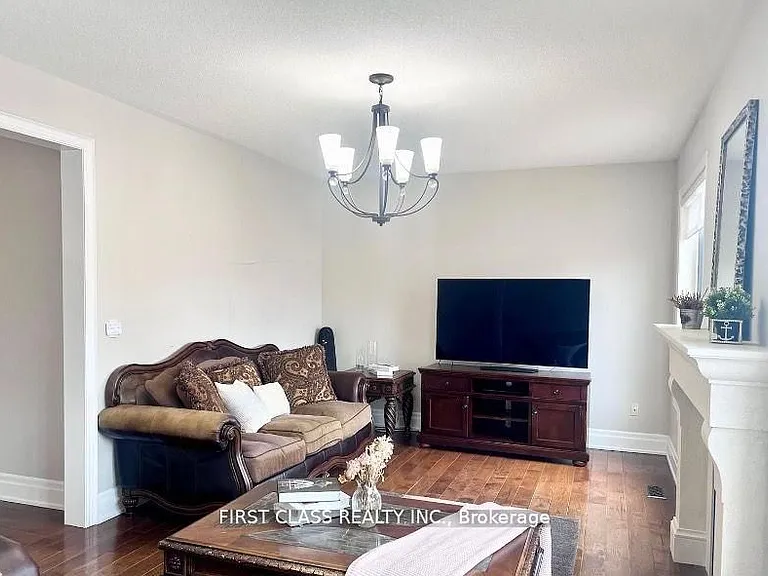 9 Wiley Ave #UPPER FLOOR — Photo 16