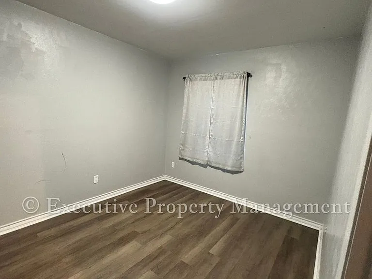 410 Jeffrey Ln — Photo 14