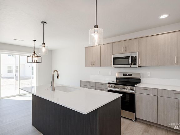 4th image of 6223 W Naxos St