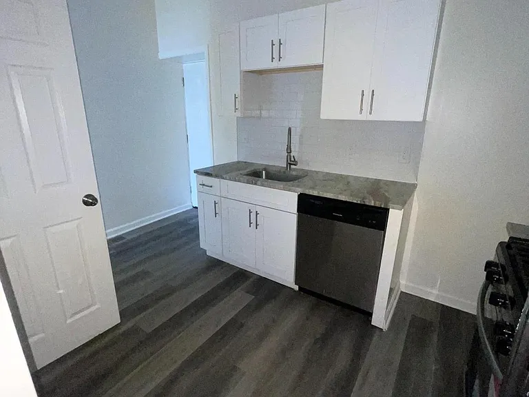 2519 N Mutter St — Photo 2