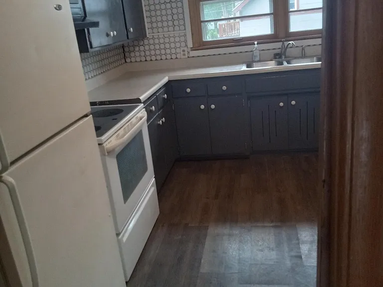 644 Sherwood Ave #4 — Photo 5