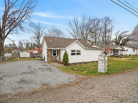 2nd image of 105 Bennett St