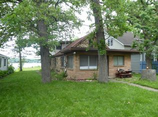 4522 Lakewood Rd, McHenry, IL 60050