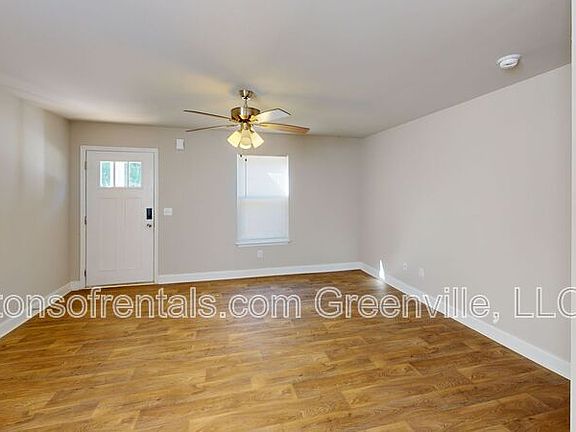 2nd image of 203B Cromer Rd