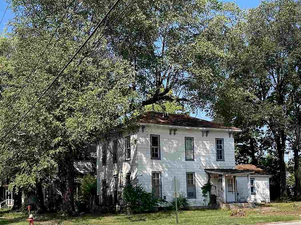2nd image of 901 W Grimes Ave