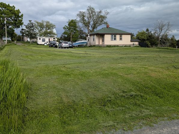 50 Platt Rd, Quinte West, ON K8V 5P8