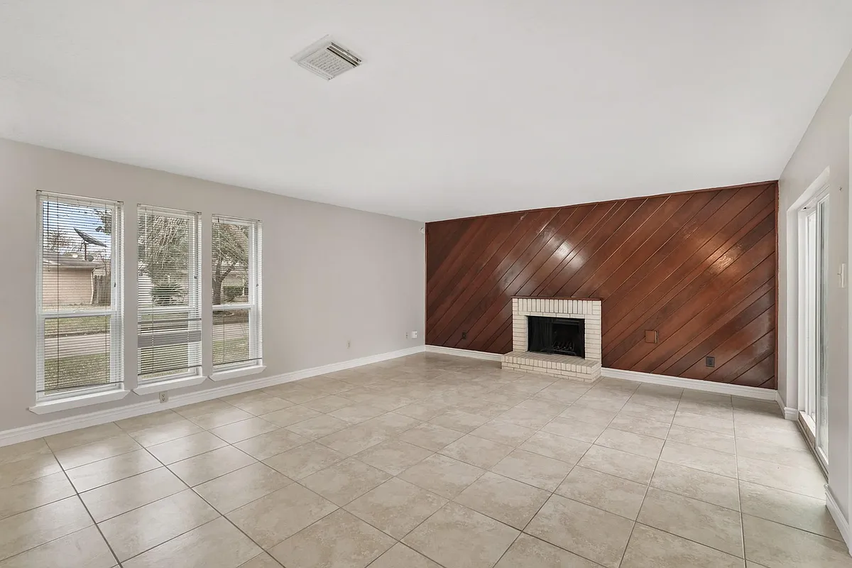 Building Photo - 10814 Sugar Hill Dr #A