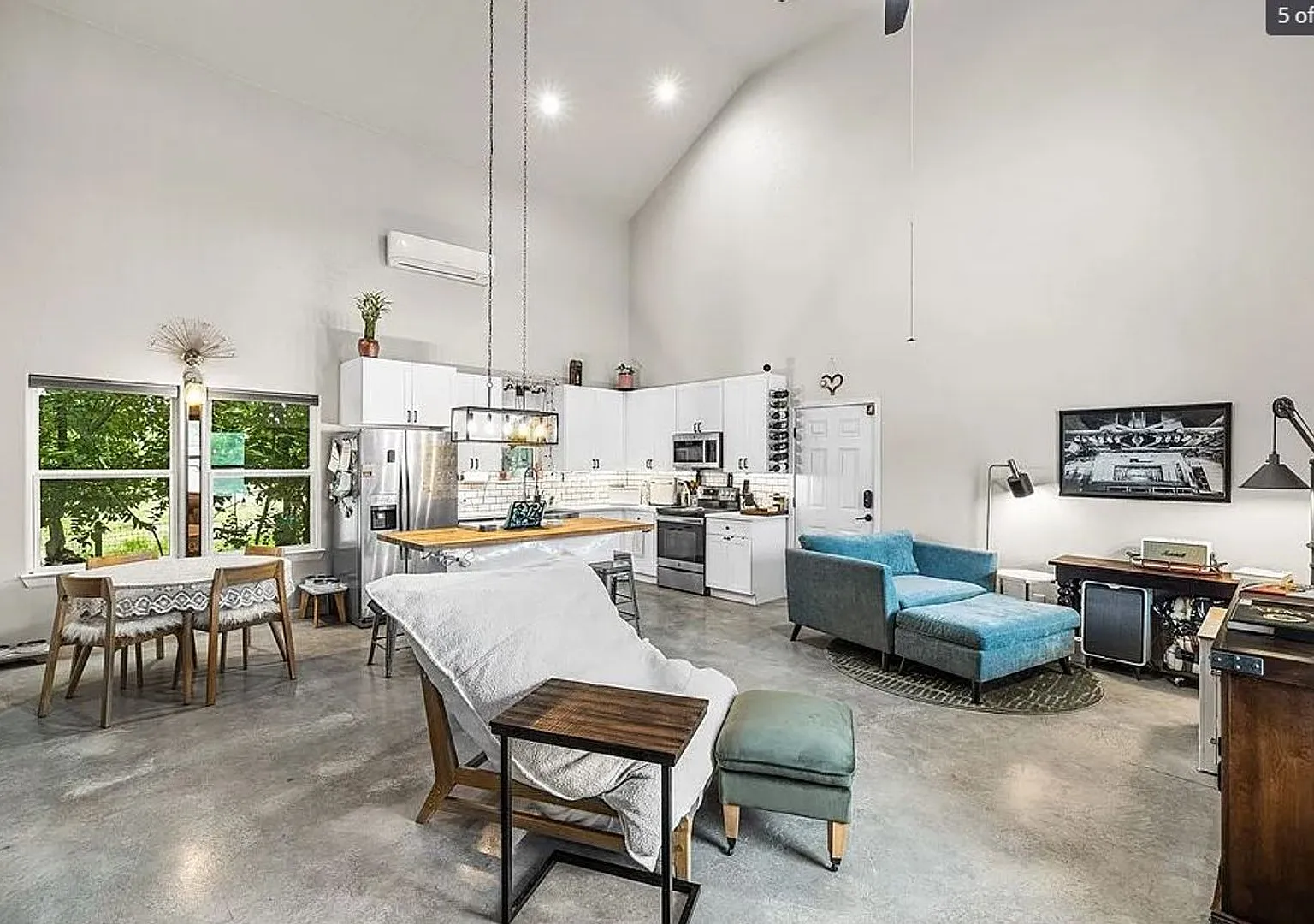 For Lease!! — Photo 3