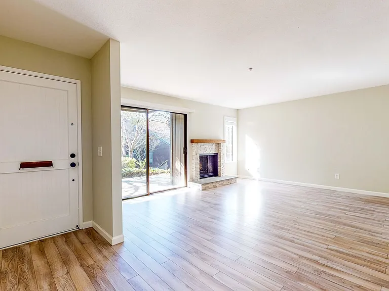 372 Los Alamos Rd — Photo 3