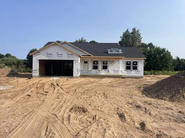 5466 Golfside Dr, Ludington, MI 49431