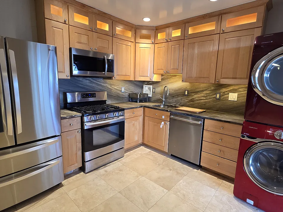3705 S George Mason Dr #2611
