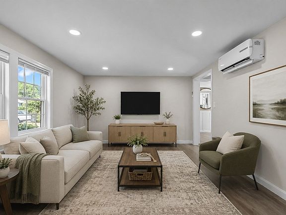 5th image of 5 Squire Ln