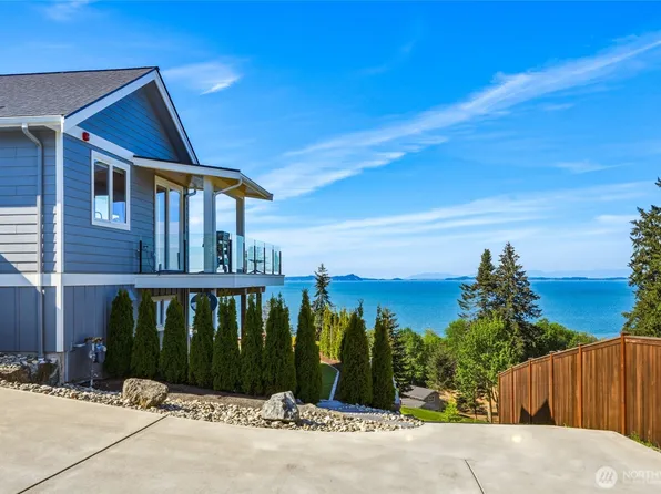 1018 Clear Morning Lane, Camano Island, WA 98282