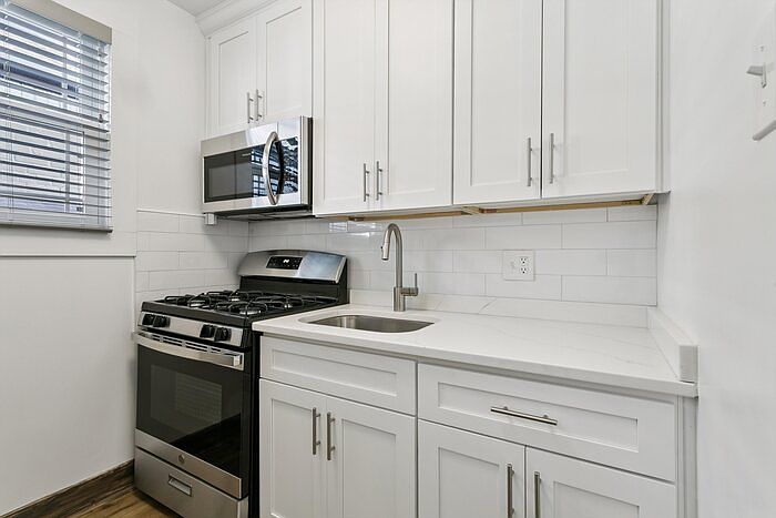1st image of 75 30th St Unit G1