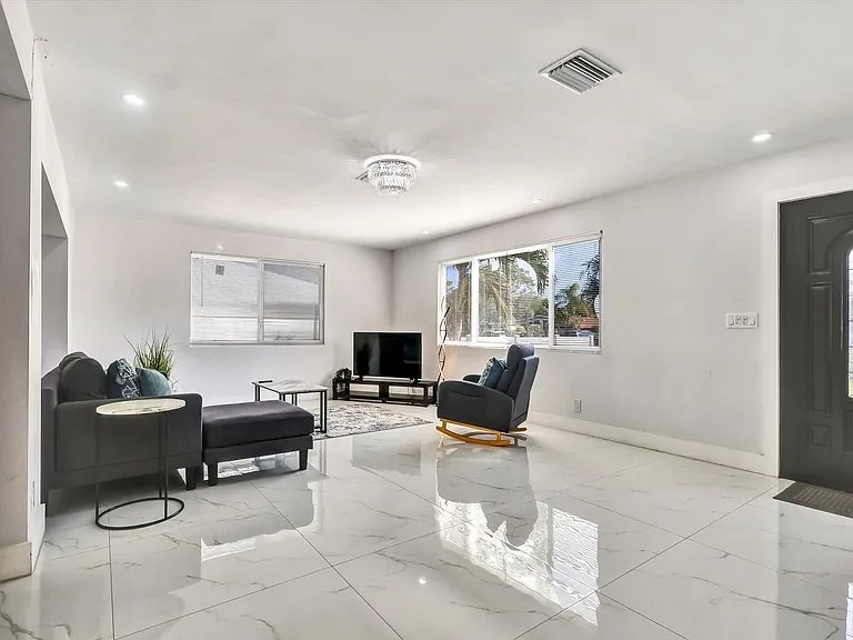 255 Glouchester St — Photo 9