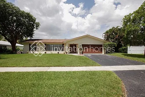 861 NW 72nd Ave Photo 1