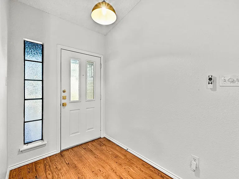 7403 Dallas Dr — Photo 6