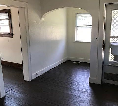 5th image of 2074 Stanview Ave