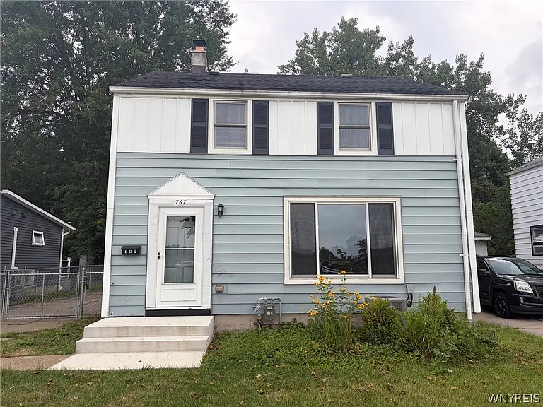 767 Saint Lawrence Ave — Photo 1