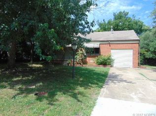 586 S Lakewood Ave, Tulsa, OK 74112