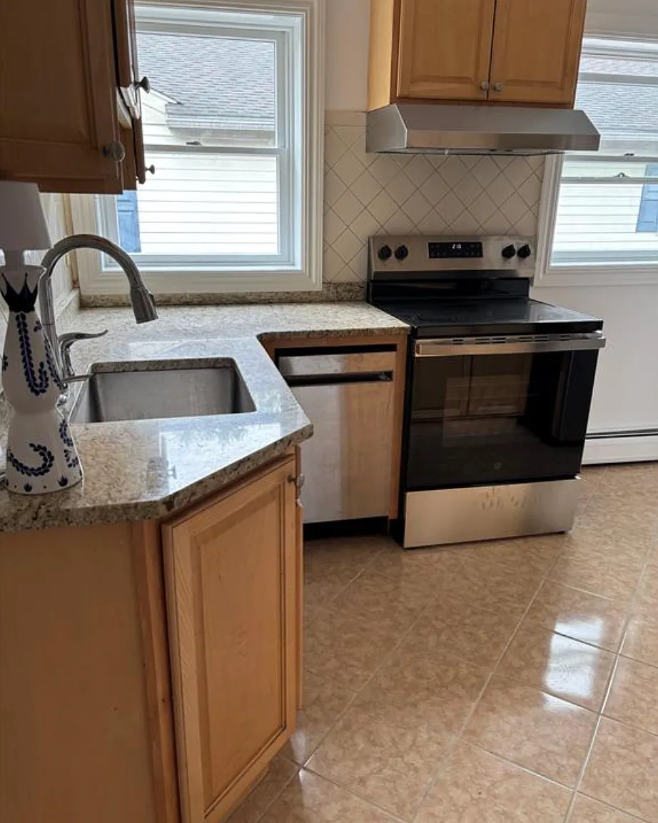 2 bed, 850 sqft, $3,200 — Photo 3