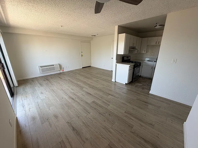 10323 Woodbine — Photo 39