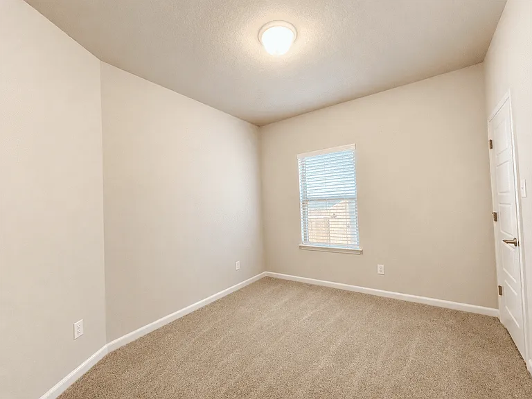 7161 Magnolia Vlg #101 — Photo 9