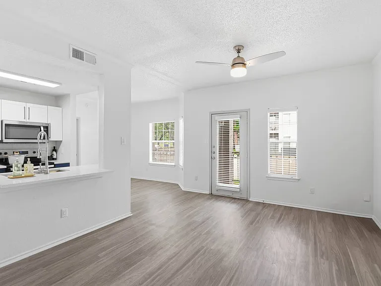 Aventura Cimarron — Photo 4