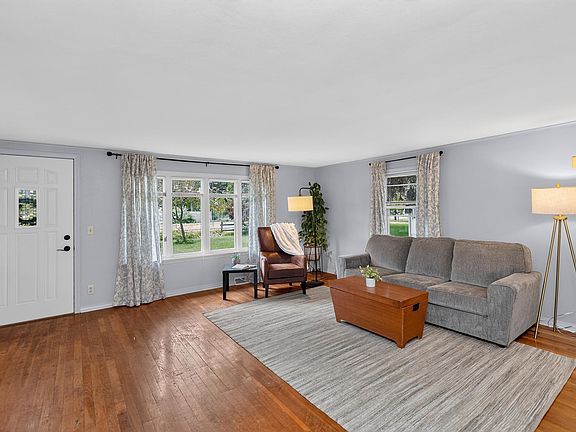 5th image of 11847 Jefferson Blvd