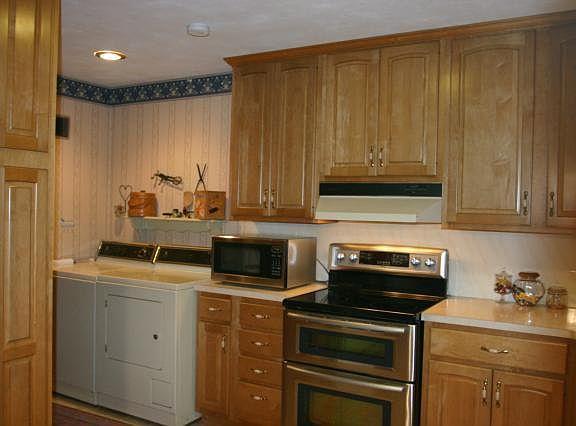 4th image of 9011 Conser St