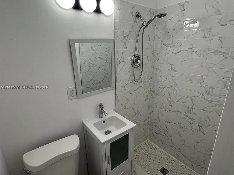 215 30th St #1 — Photo 9