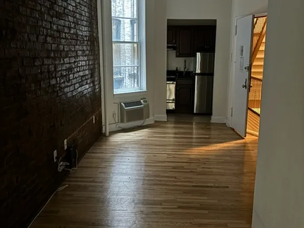 316 East 89th Street image 1 of 5
