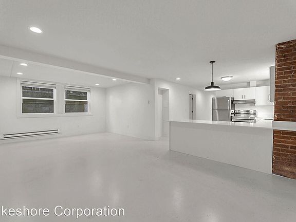 3rd image of 1511 E Alder St #2