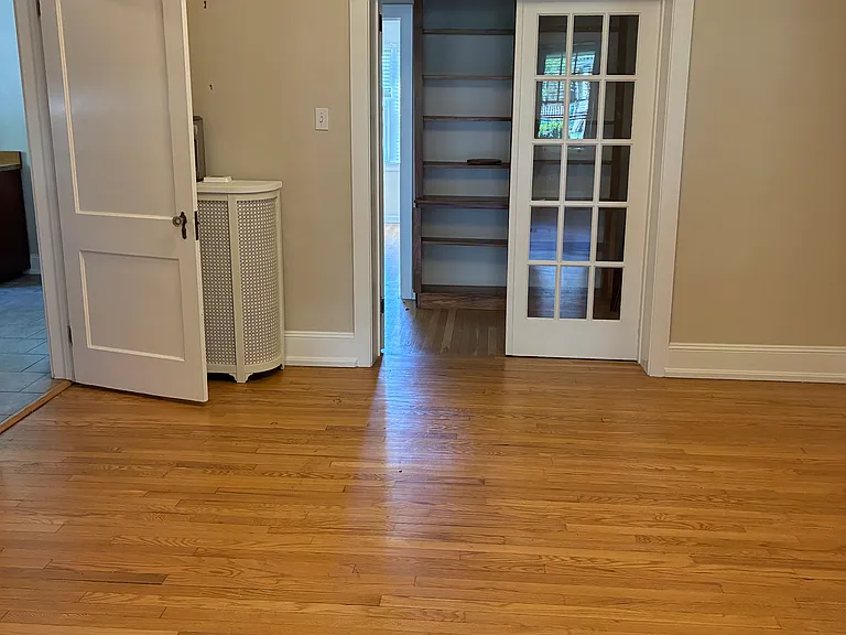 111 Marshall St — Photo 3