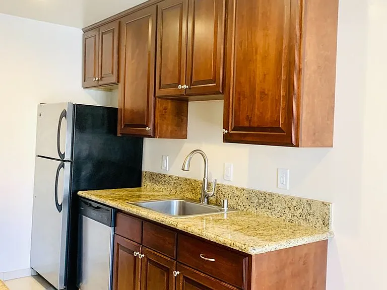 1BD/1BA Mission Hills Apartment w/ 1-Car Garage! Only $2,095/mo~ — Photo 8