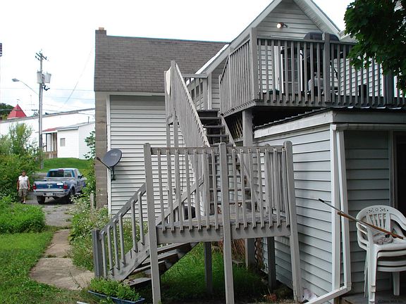 3rd image of 60 Schuyler St