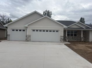 1735 Betty Jean Ln, Green Bay, WI 54313