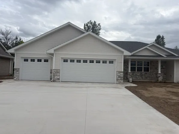 1735 Betty Jean Ln, Green Bay, WI 54313