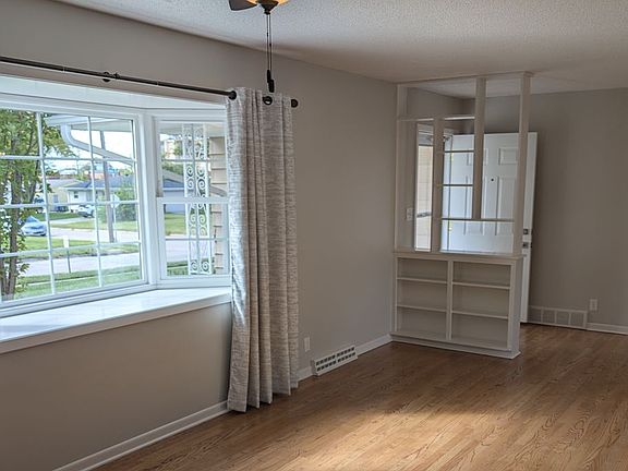 5th image of 1216 Robin Dr
