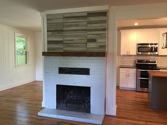 2nd image of 236 Meridianna Dr