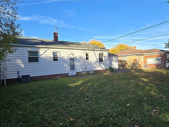 2nd image of 19604 Mayfair Ln