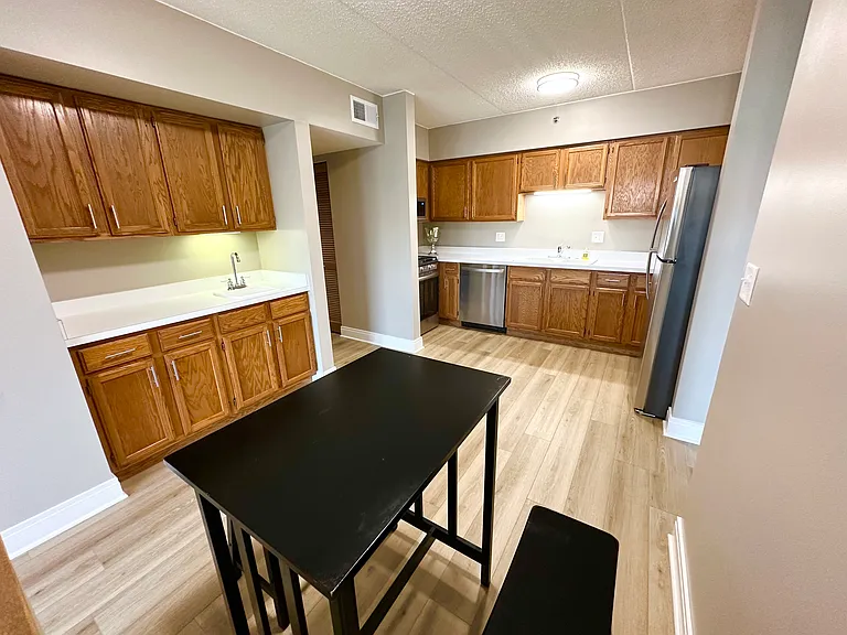 1028 Ashley Ct N #1B — Photo 8