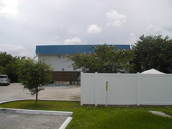 2nd image of 3030 Lions Ct
