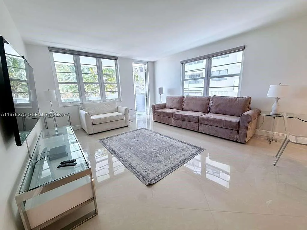 The Decoplage Condo — Photo 1