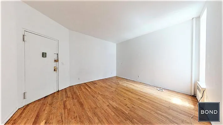 Rented by Bond New York | media 4