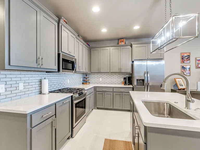 609 Abadan Dr — Photo 13
