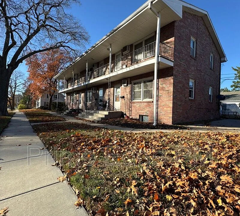 4900 Huntington Ave #6