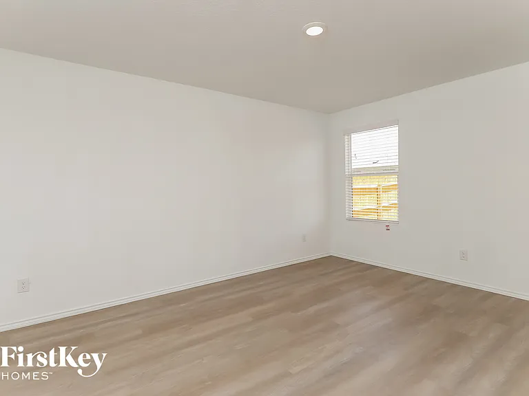 10643 Erinita Way — Photo 13