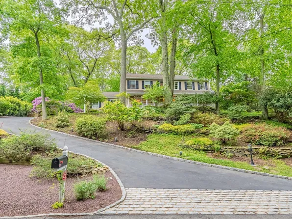 12 Nadworny Lane, Stony Brook, NY 11790